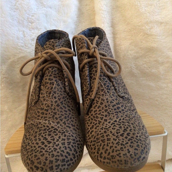 Toms Tan Leopard Print Wedge Boots - Picture 2 of 5